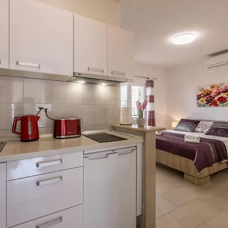 Apartment Petra Bol