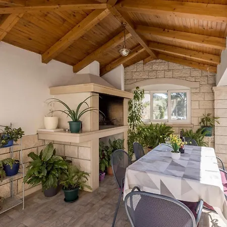 Petra Apartment *