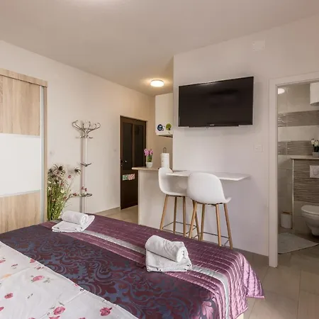 Petra Apartment Bol